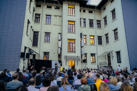 NotrMuzej_MestoKrasa__7RV5805_BeGR8-Media_manjse